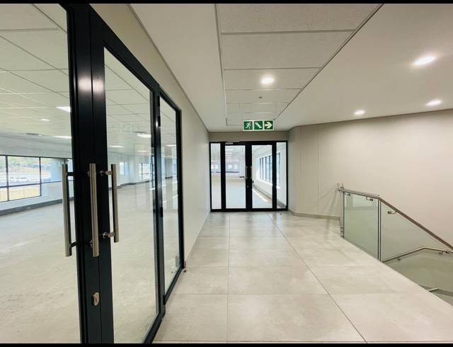 1,200M² OFFICE TO LET IN VORNA VALLEY